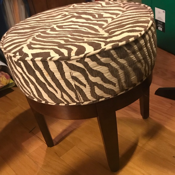 Brown/tan zebra stool! - Picture 2 of 2